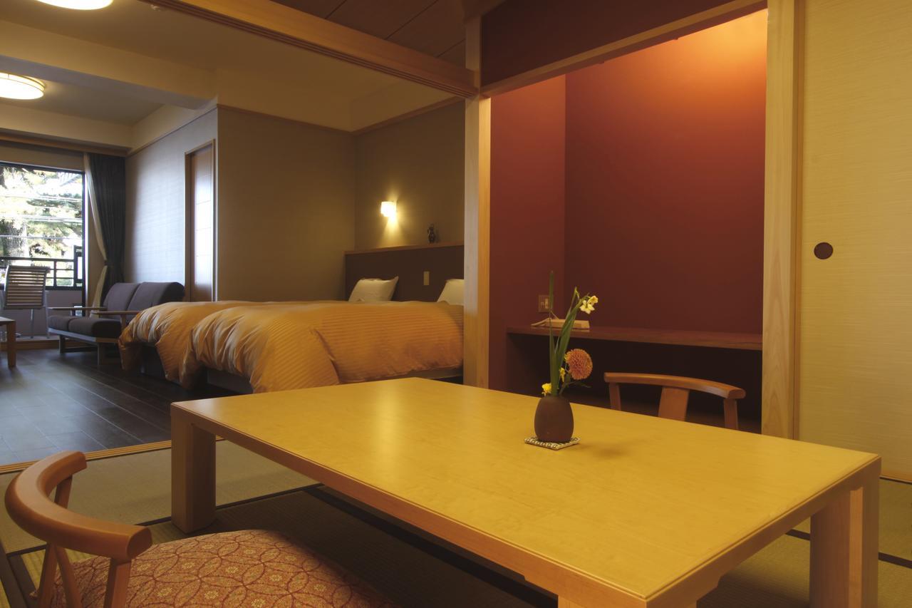 Hotel New Tomiyoshi à Atami  Extérieur photo