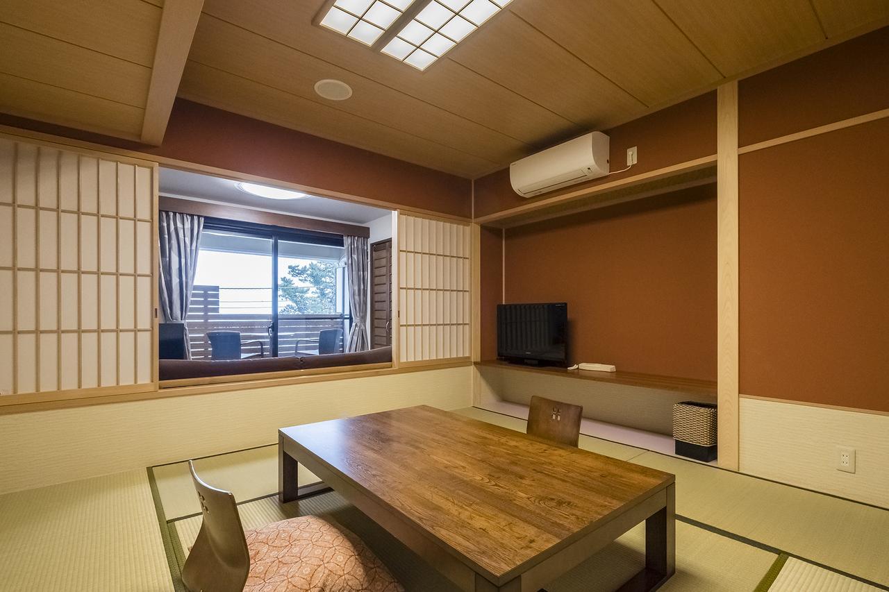 Hotel New Tomiyoshi à Atami  Extérieur photo