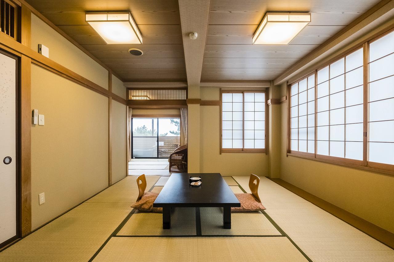 Hotel New Tomiyoshi à Atami  Extérieur photo