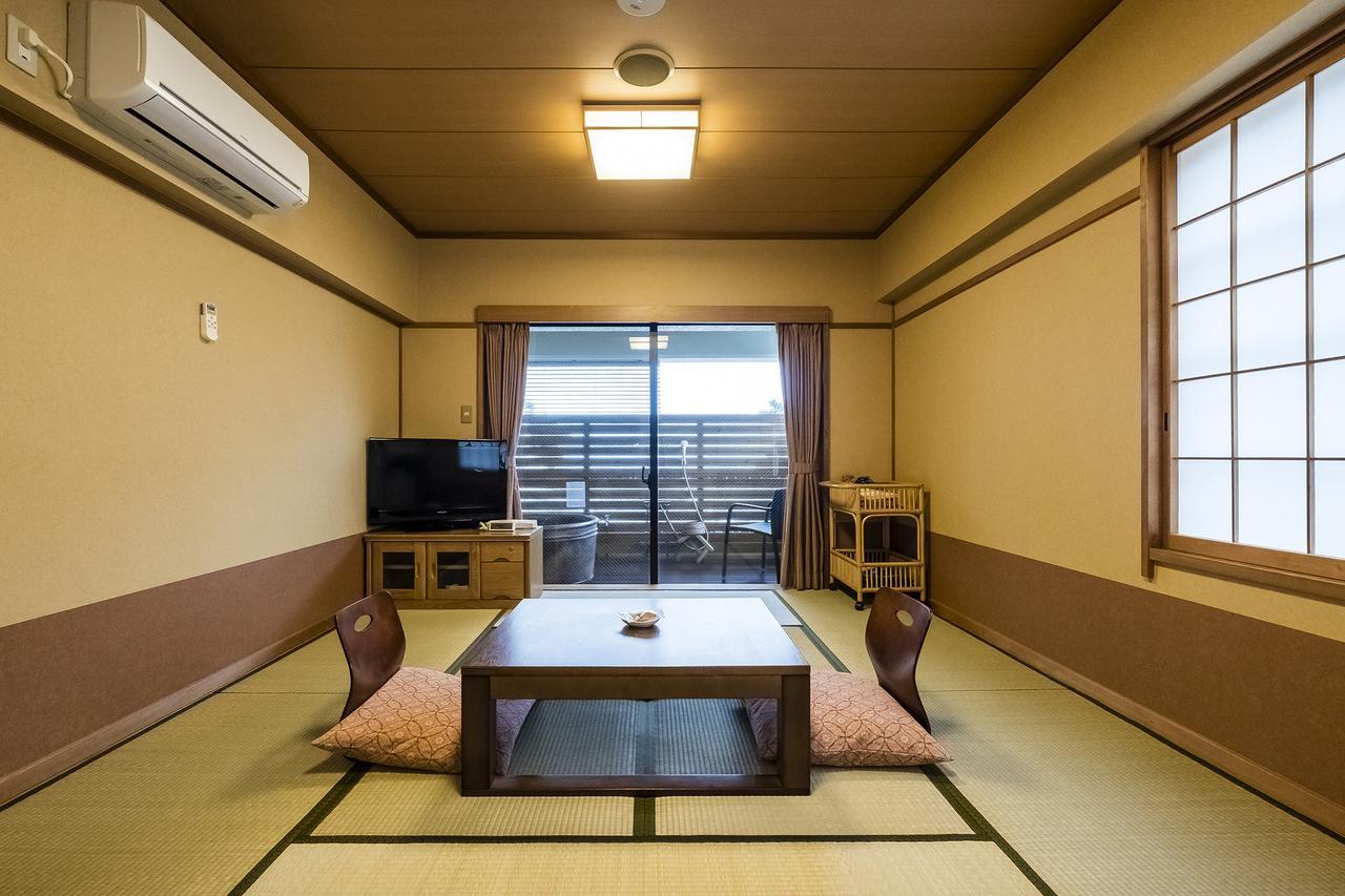 Hotel New Tomiyoshi à Atami  Extérieur photo