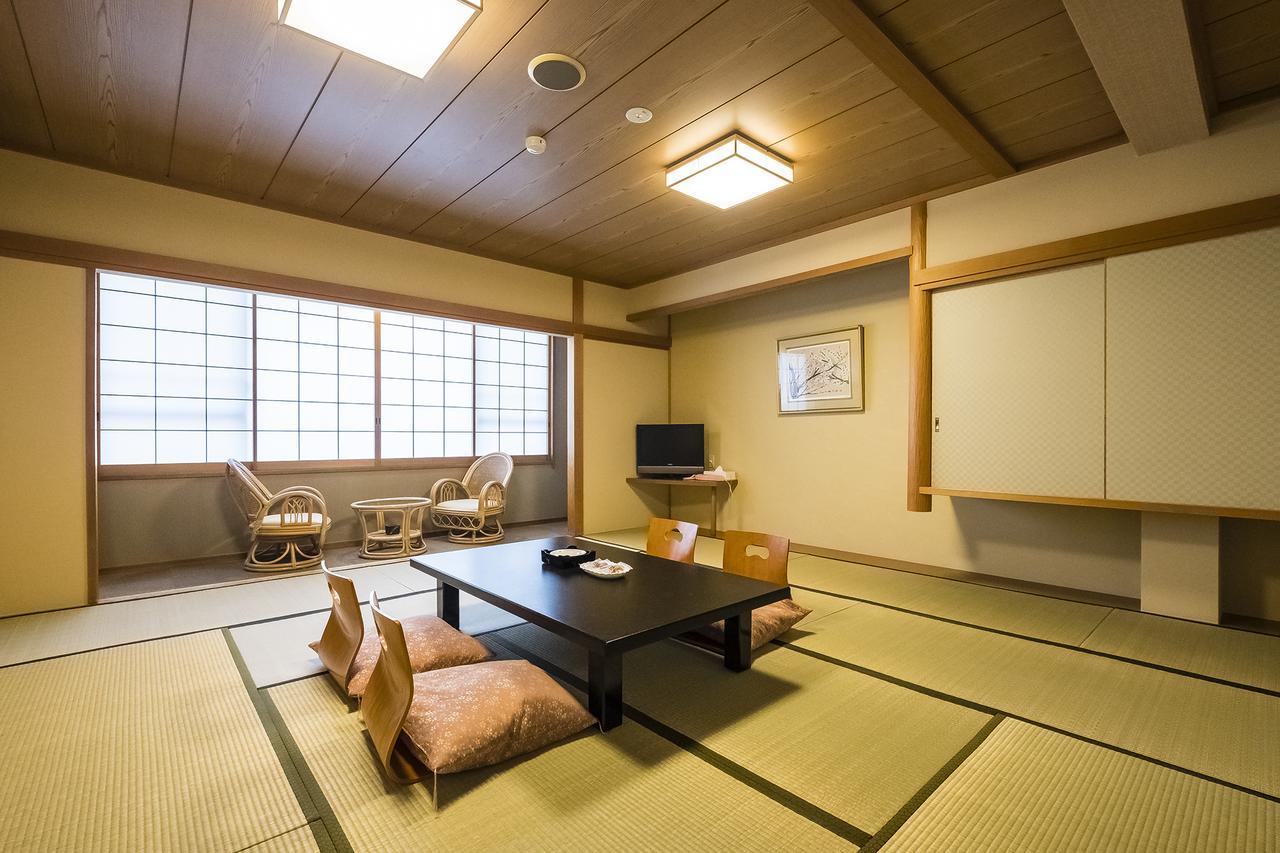 Hotel New Tomiyoshi à Atami  Extérieur photo