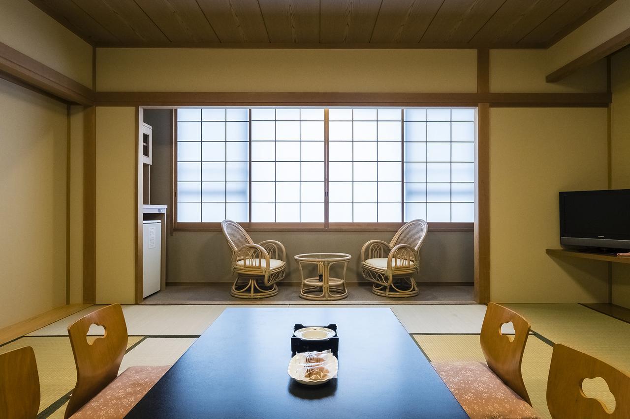 Hotel New Tomiyoshi à Atami  Extérieur photo