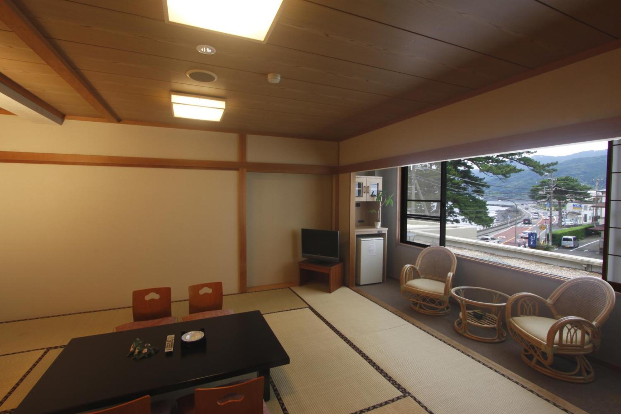 Hotel New Tomiyoshi à Atami  Extérieur photo