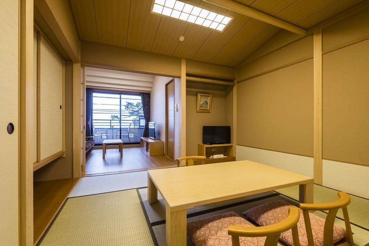 Hotel New Tomiyoshi à Atami  Extérieur photo