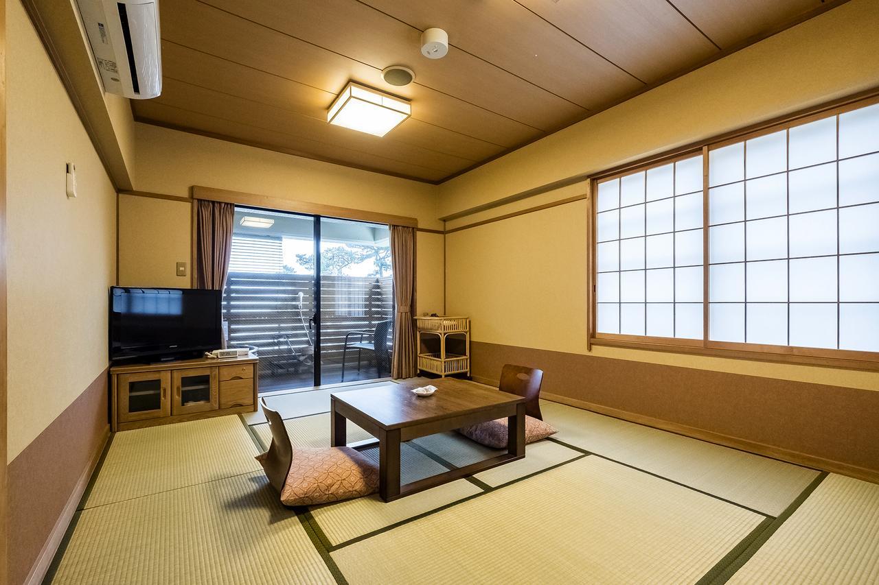 Hotel New Tomiyoshi à Atami  Extérieur photo